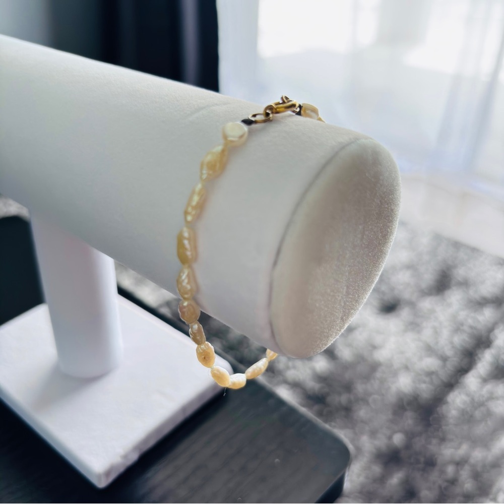 Cream Baroque Freshwater Pearl Bracelet Gold Tone Clasp